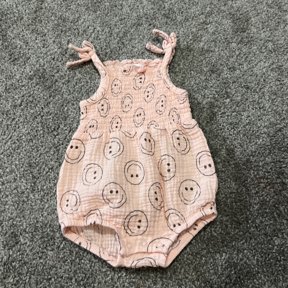 Grayson mini bubble romper baby girl‎ 0-3M pink gray smiley face terry skater